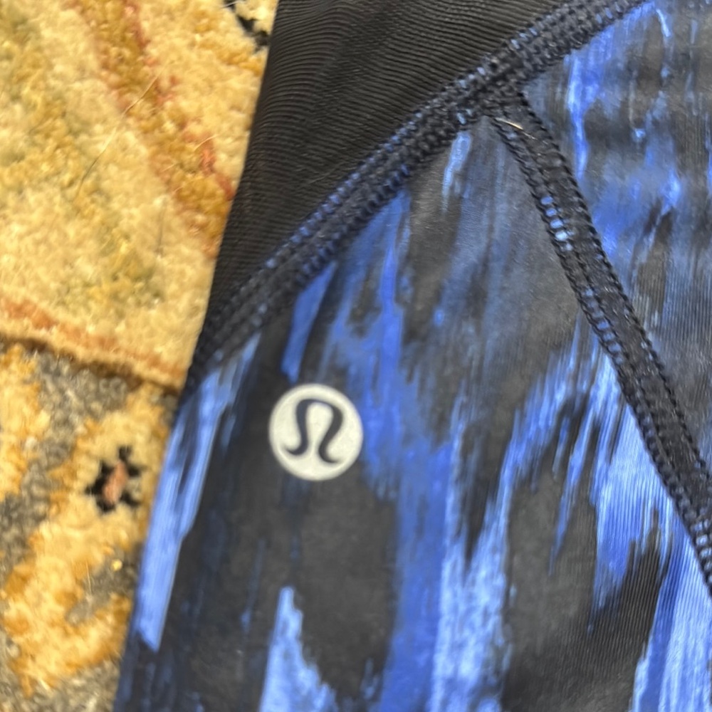 Lululemon size 8 Women's Activewear Set - Picture 4 of 6